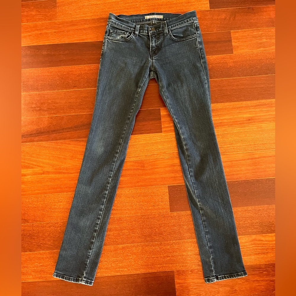 ✅ J Brand Skinny jean in style: The Deal. Zipper detailing